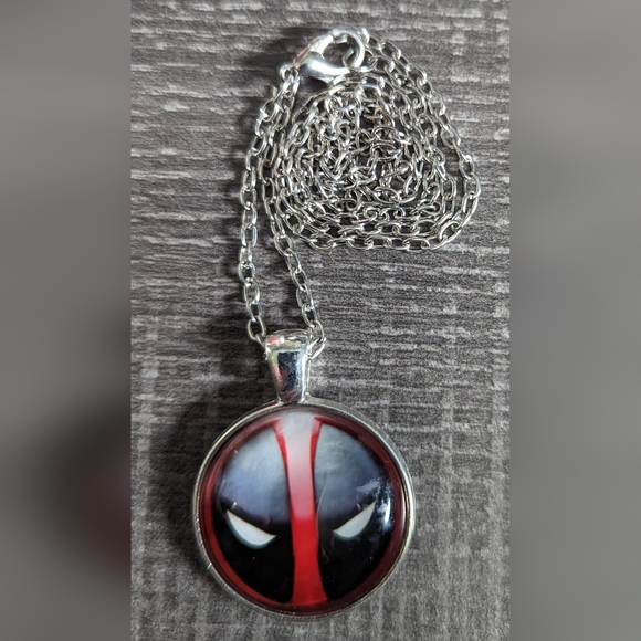 Marvel Deadpool Mask Necklace, NWOT - Picture 4 of 4